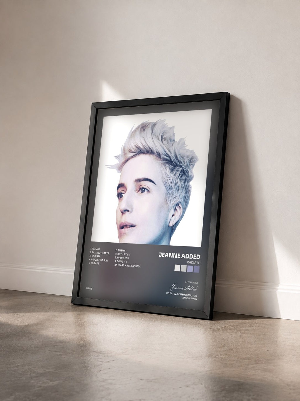 #noir Tableau de l'album Radiate de Jeanne Added vu de trois quarts, cadre noir