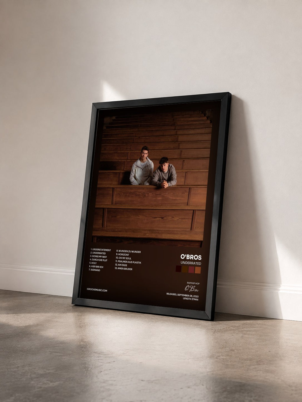#noir Tableau de l'album Underrated de O'Bros vu de trois quarts, cadre noir