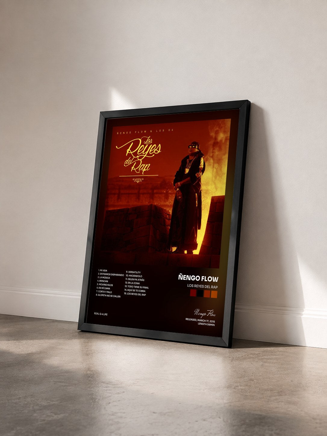 #noir Tableau de l'album Los Reyes del Rap de Ñengo Flow vu de trois quarts, cadre noir