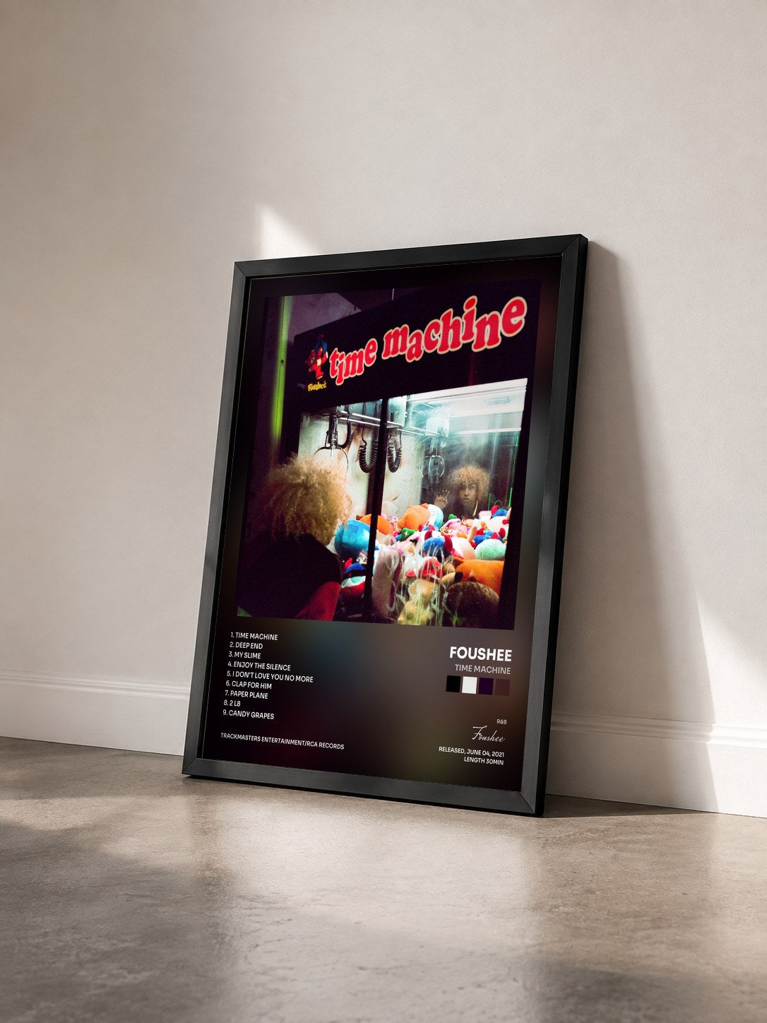 #noir Tableau de l'album time machine de Foushee vu de trois quarts, cadre noir