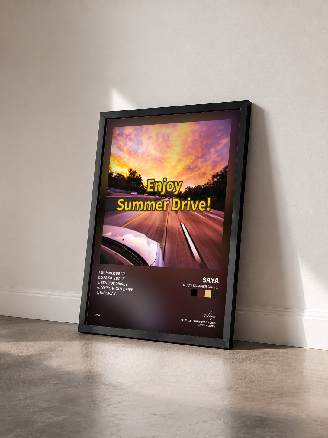 #noir Tableau de l'album Enjoy summer drive! de Saya vu de trois quarts, cadre noir
