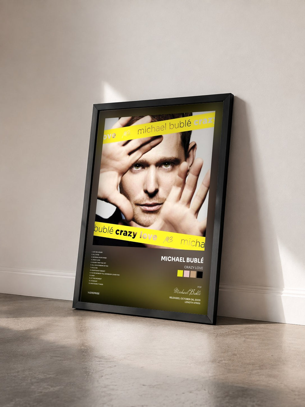 #noir Tableau de l'album Crazy Love de Michael Bublé vu de trois quarts, cadre noir