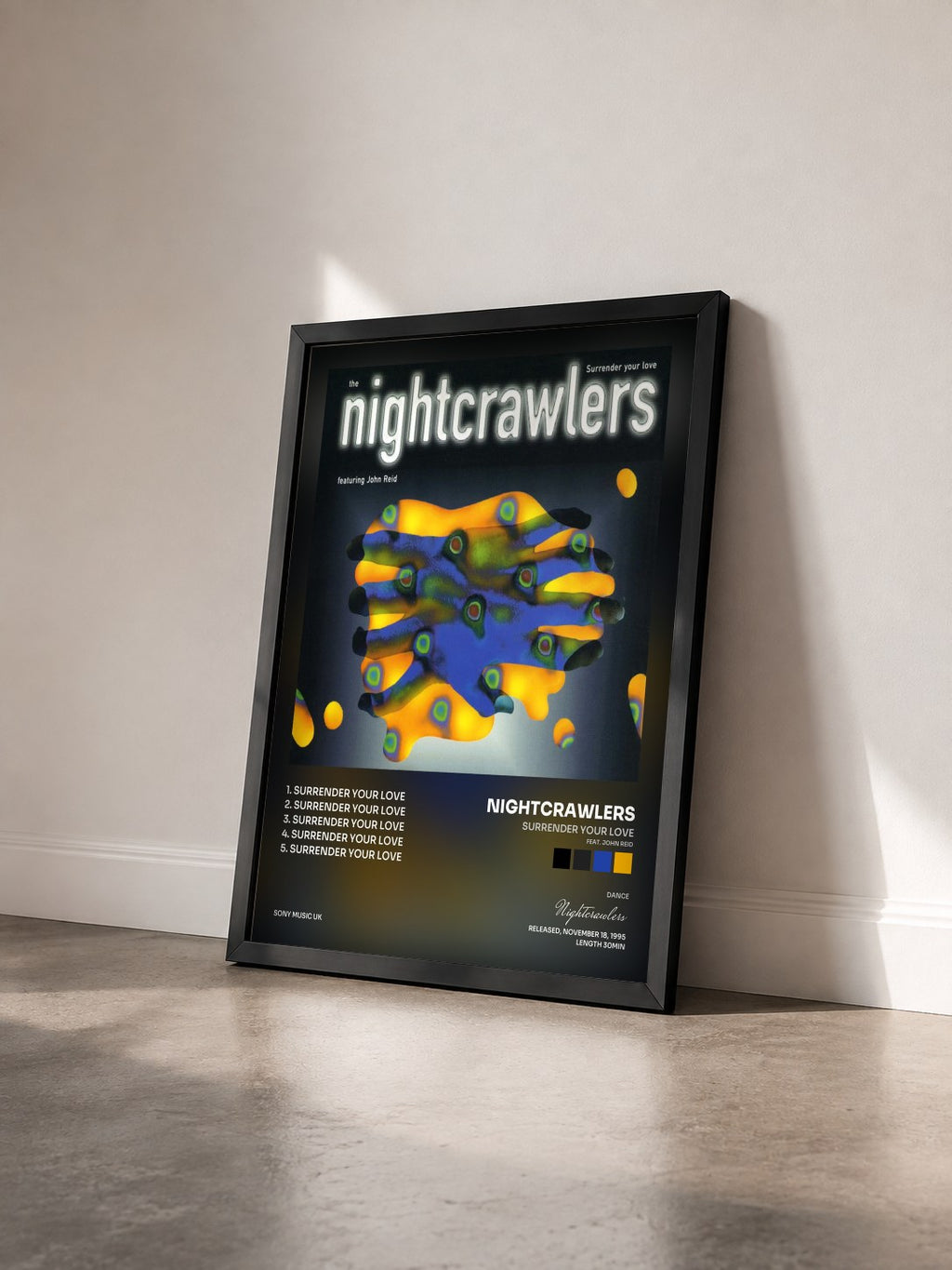 #noir Tableau de l'album Surrender Your Love (feat. John Reid) de Nightcrawlers vu de trois quarts, cadre noir