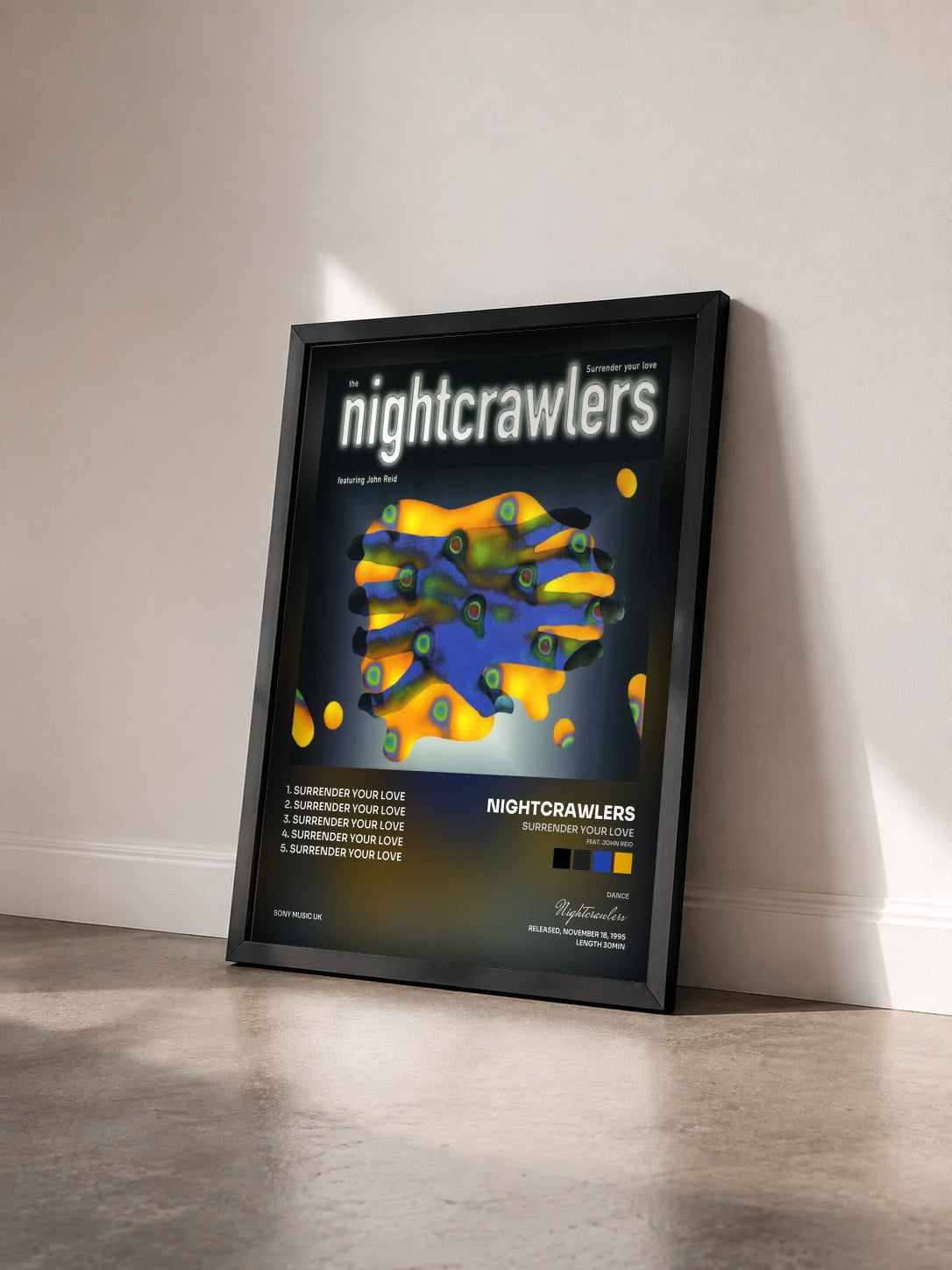 #noir Tableau de l'album Surrender Your Love (feat. John Reid) de Nightcrawlers vu de trois quarts, cadre noir