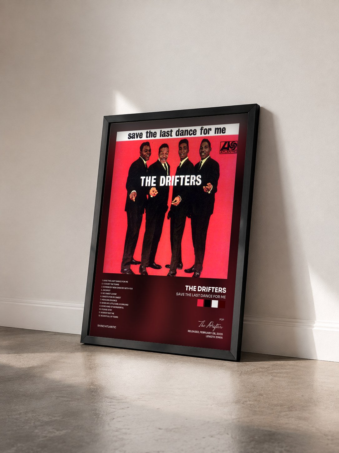 #noir Tableau de l'album Save the Last Dance for Me de The Drifters vu de trois quarts, cadre noir