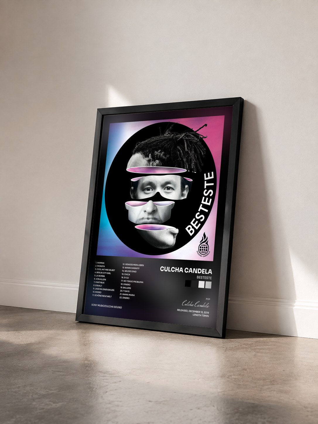 #noir Tableau de l'album Besteste de Culcha Candela vu de trois quarts, cadre noir