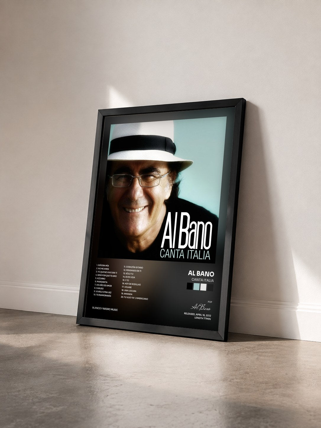 #noir Tableau de l'album Canta Italia de Al Bano vu de trois quarts, cadre noir