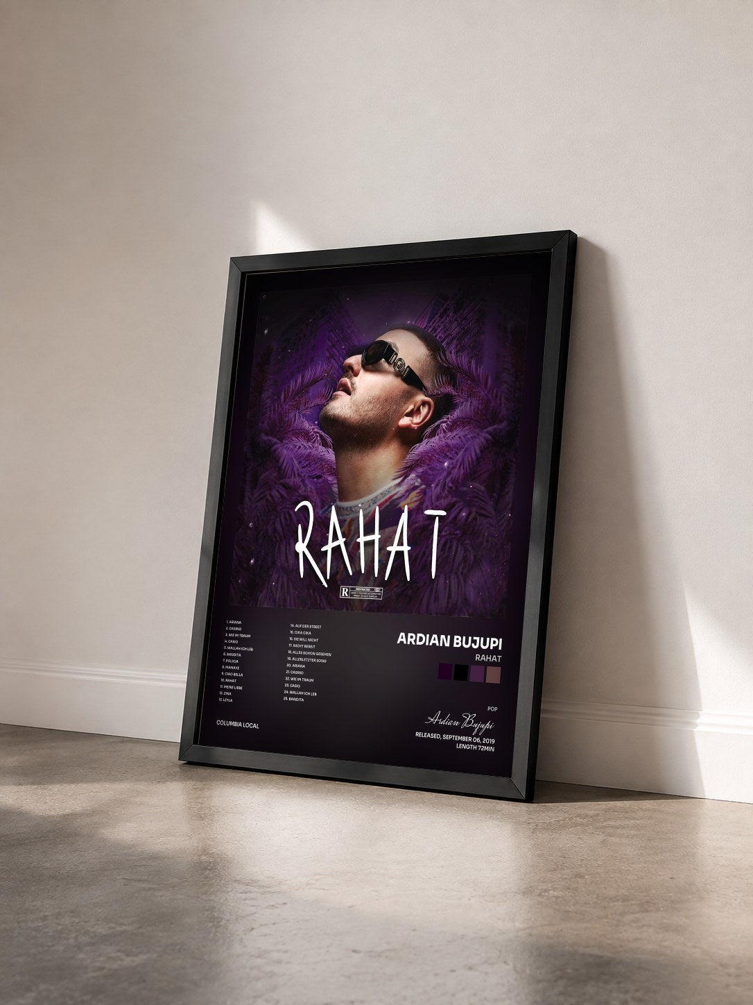 #noir Tableau de l'album Rahat de Ardian Bujupi vu de trois quarts, cadre noir