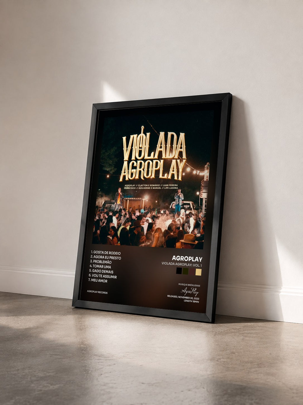 #noir Tableau de l'album Violada Agroplay: Vol. 1 de AgroPlay vu de trois quarts, cadre noir
