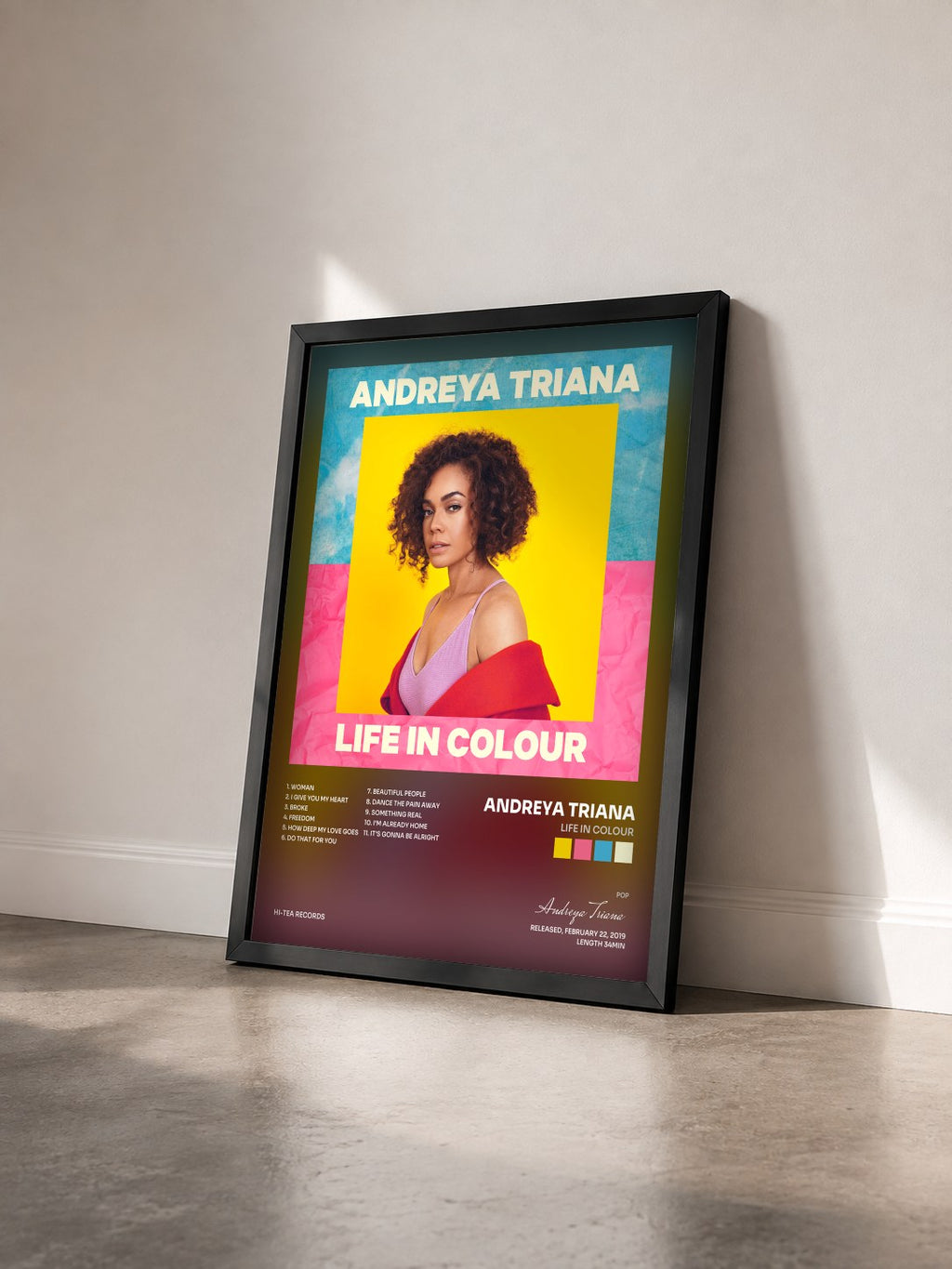 #noir Tableau de l'album Life In Colour de Andreya Triana vu de trois quarts, cadre noir