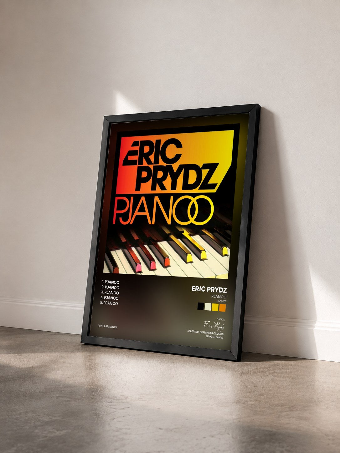 #noir Tableau de l'album Pjanoo (Remixes) de Eric Prydz vu de trois quarts, cadre noir