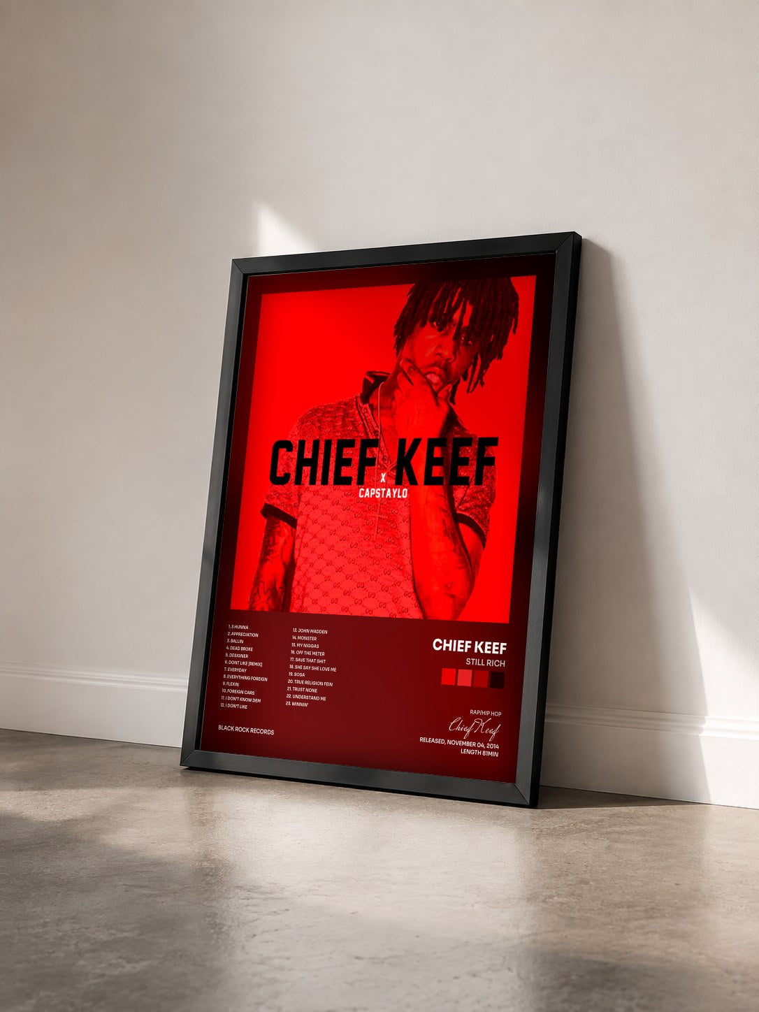 #noir Tableau de l'album Still Rich de Chief Keef vu de trois quarts, cadre noir