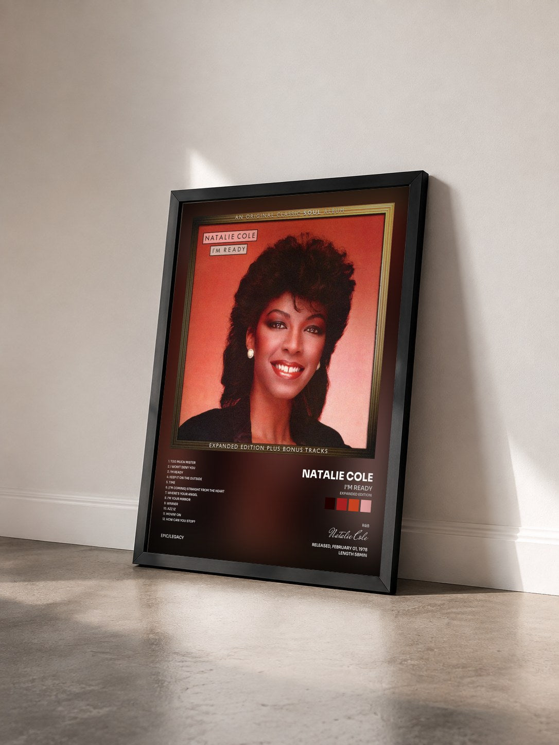 #noir Tableau de l'album I'm Ready (Expanded Edition) de Natalie Cole vu de trois quarts, cadre noir