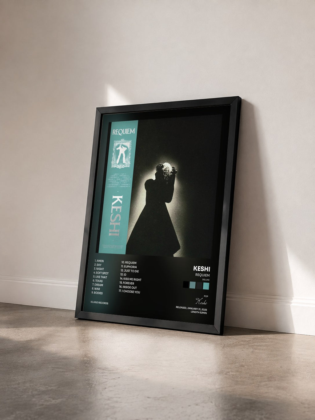 #noir Tableau de l'album Requiem (Deluxe) de Keshi vu de trois quarts, cadre noir
