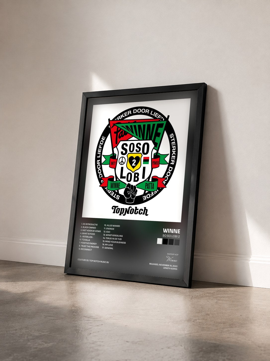 #noir Tableau de l'album So So Lobi 2 de Winne vu de trois quarts, cadre noir