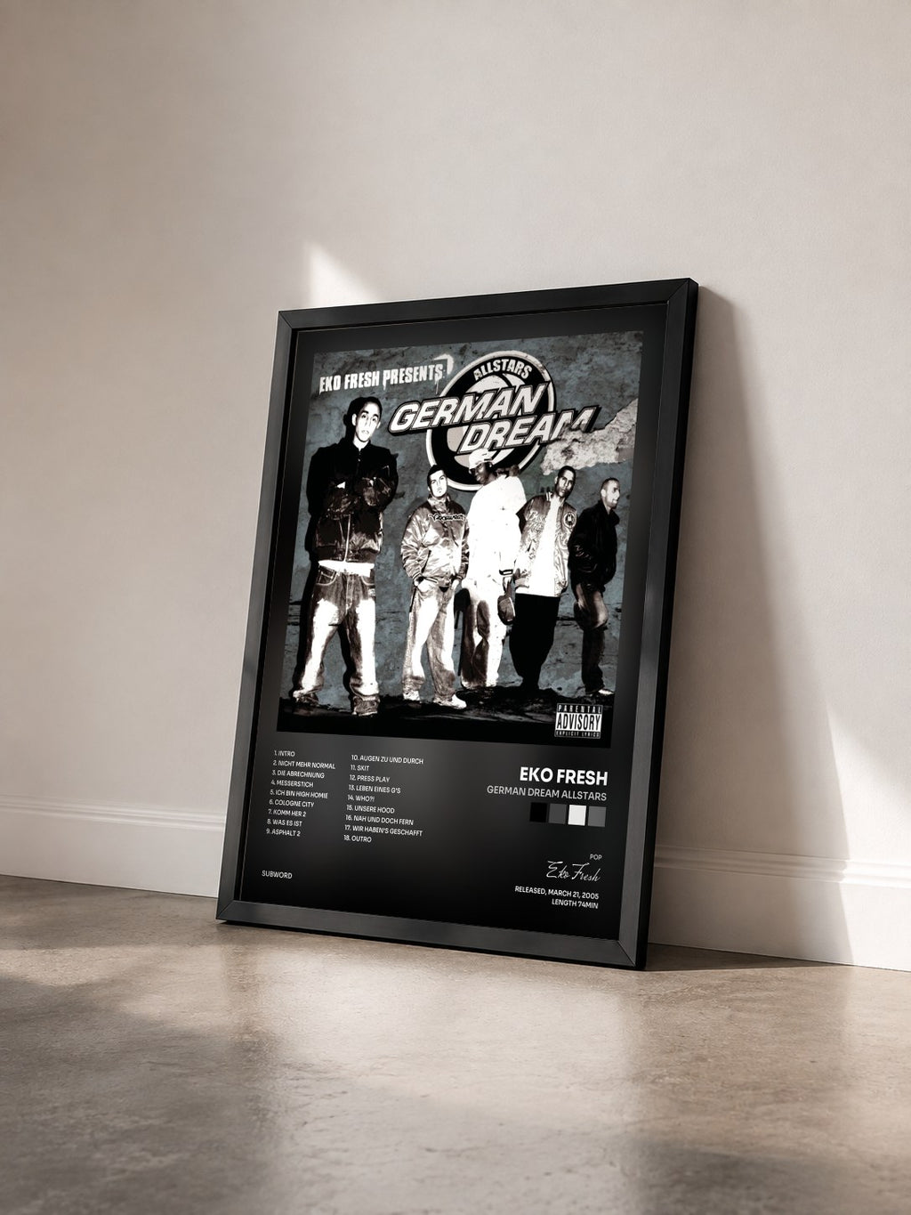 #noir Tableau de l'album German Dream Allstars de Eko Fresh vu de trois quarts, cadre noir