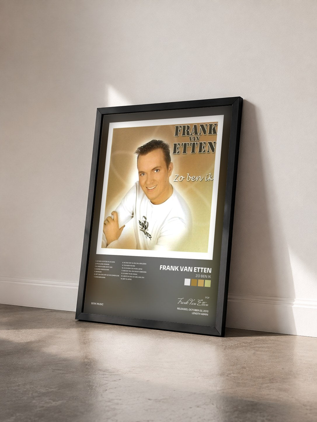 #noir Tableau de l'album Zo Ben Ik de Frank Van Etten vu de trois quarts, cadre noir