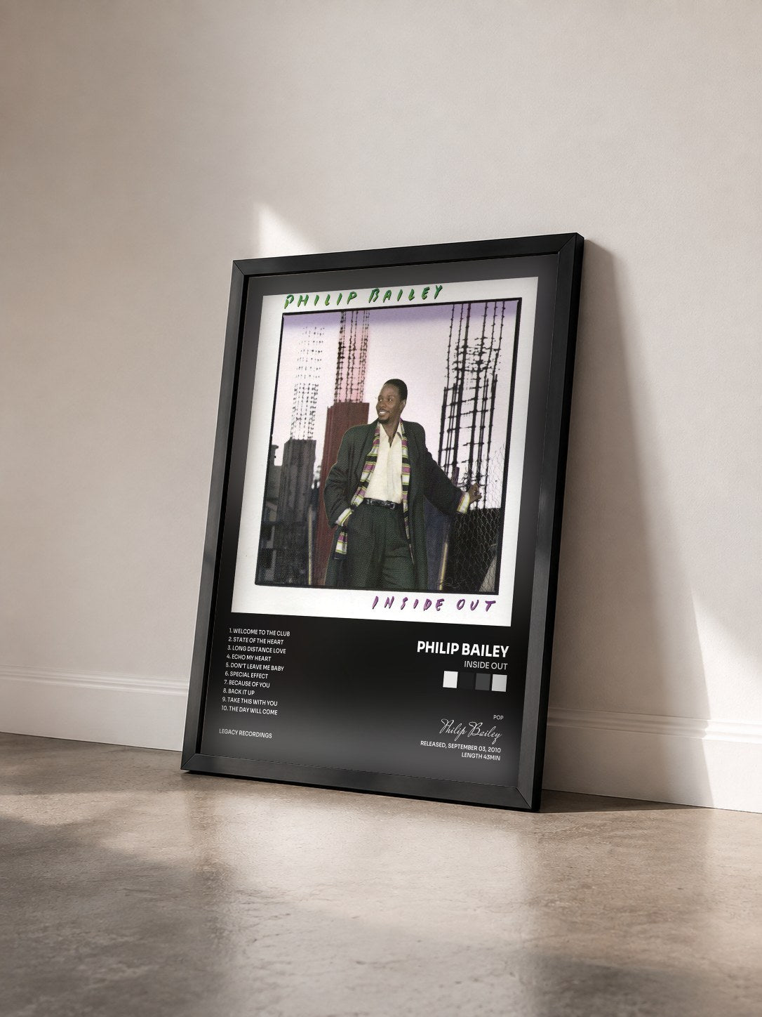 #noir Tableau de l'album Inside Out de Philip Bailey vu de trois quarts, cadre noir