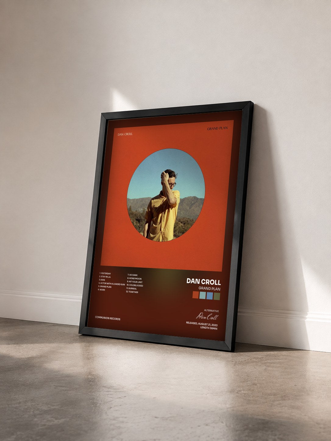 #noir Tableau de l'album Grand Plan de Dan Croll vu de trois quarts, cadre noir