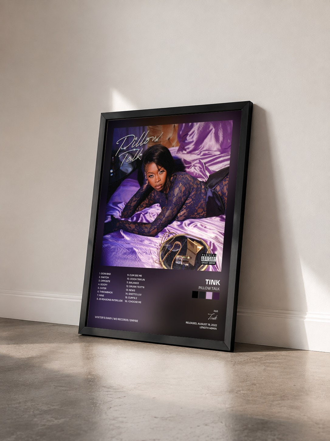 #noir Tableau de l'album Pillow Talk de Tink vu de trois quarts, cadre noir