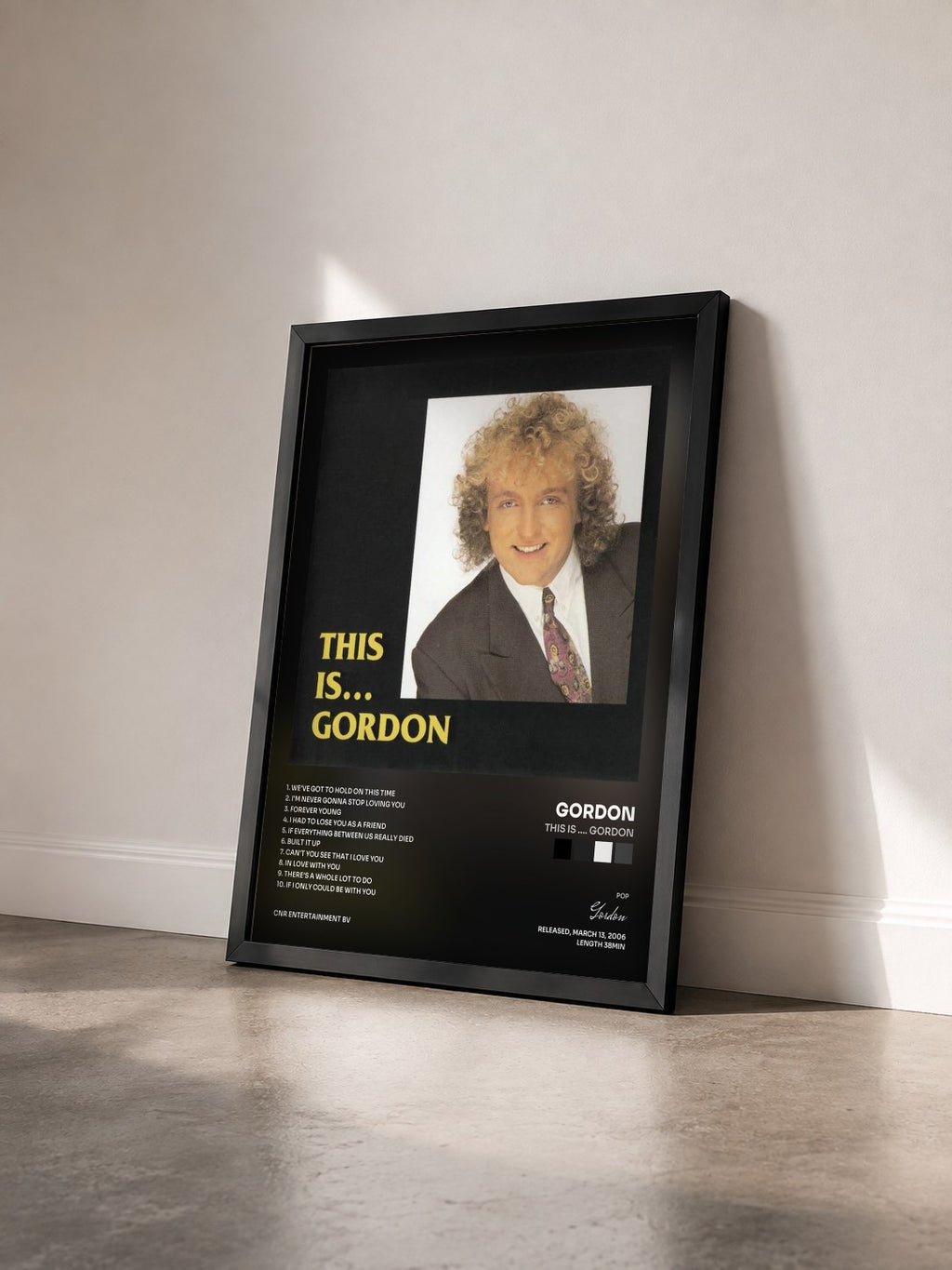 #noir Tableau de l'album This is .... Gordon de Gordon vu de trois quarts, cadre noir