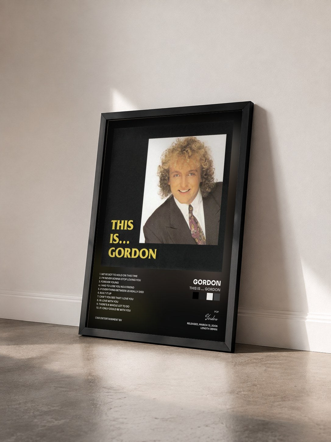 #noir Tableau de l'album This is .... Gordon de Gordon vu de trois quarts, cadre noir