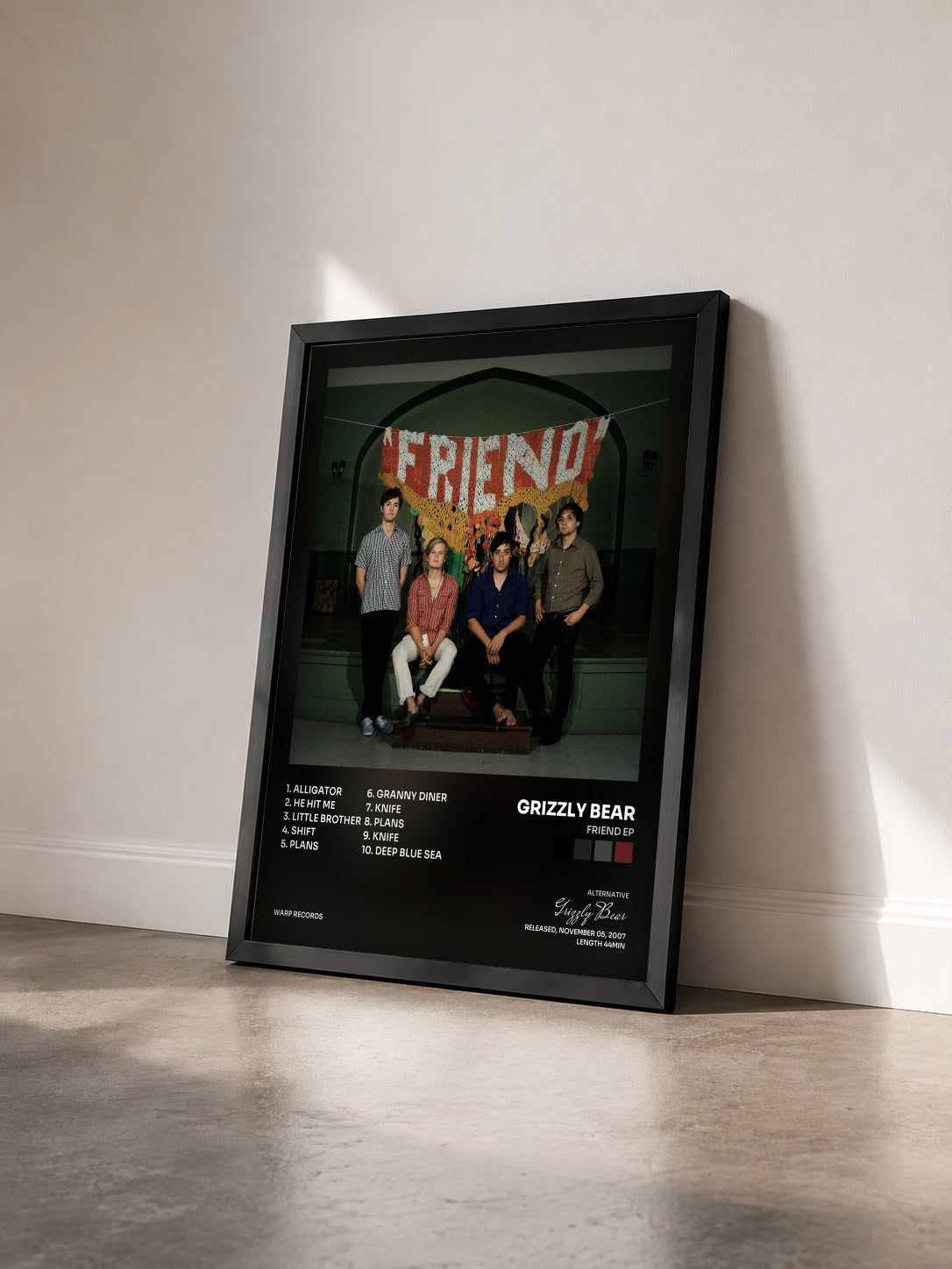 #noir Tableau de l'album Friend EP de Grizzly Bear vu de trois quarts, cadre noir