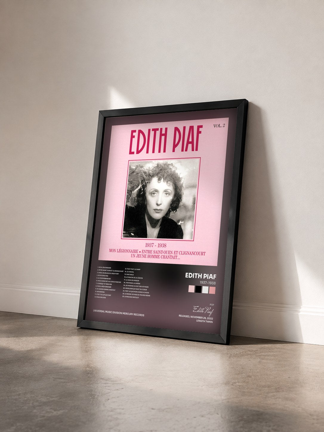 #noir Tableau de l'album 1937-1938 de Edith Piaf vu de trois quarts, cadre noir