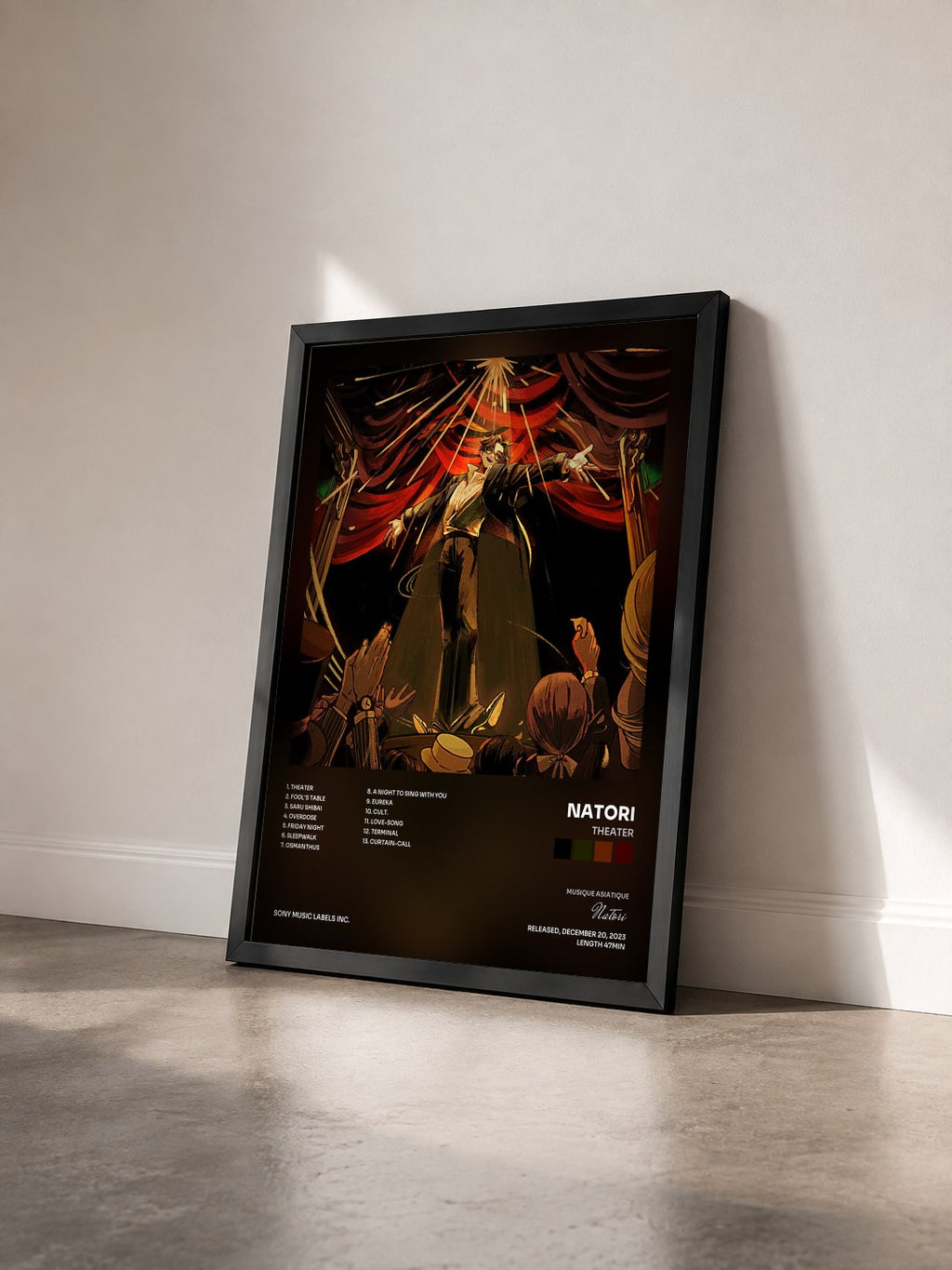 #noir Tableau de l'album Theater de Natori vu de trois quarts, cadre noir