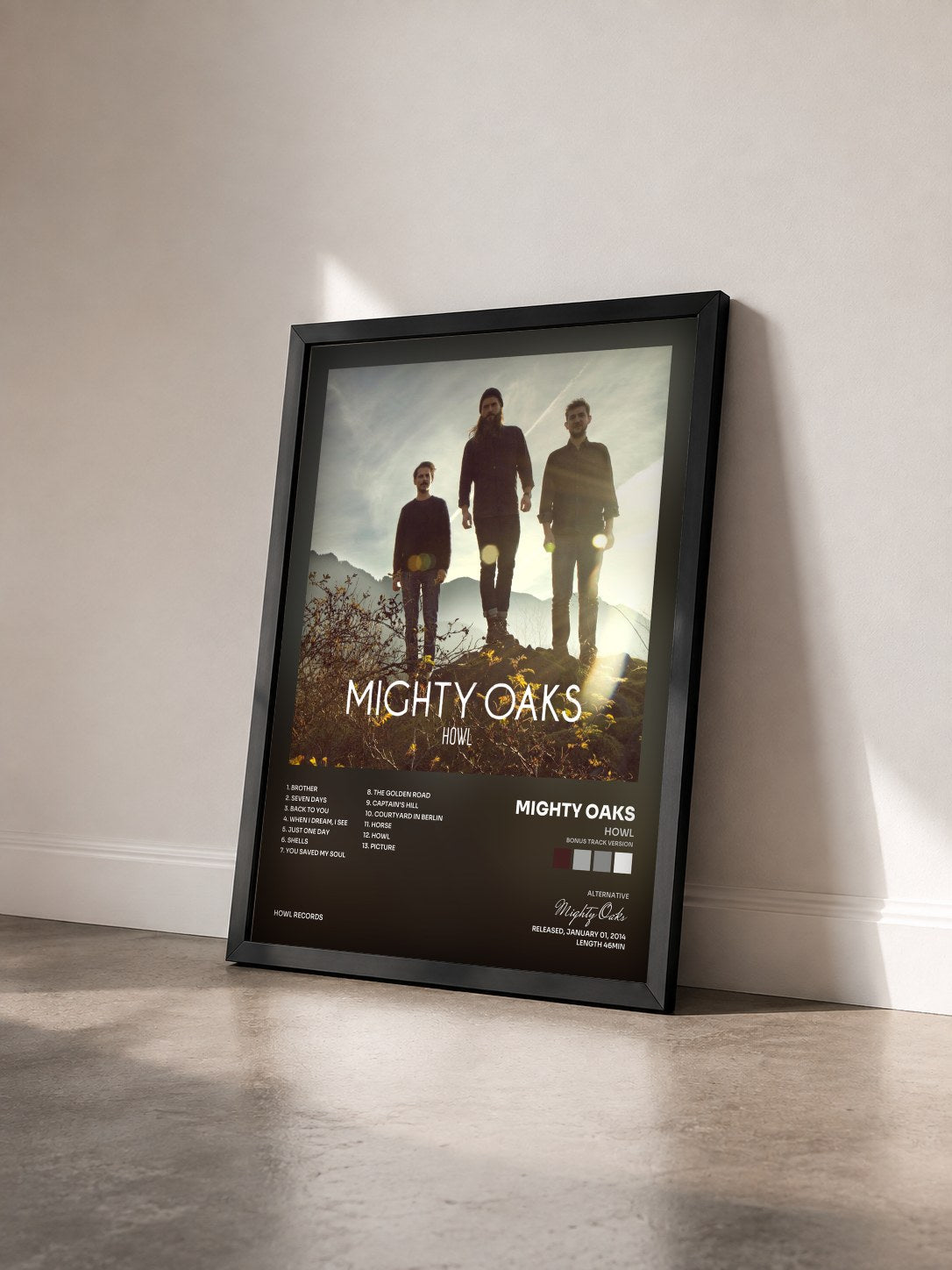 #noir Tableau de l'album Howl (Bonus Track Version) de Mighty Oaks vu de trois quarts, cadre noir