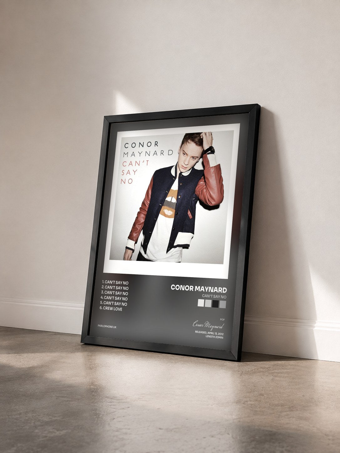#noir Tableau de l'album Can't Say No de Conor Maynard vu de trois quarts, cadre noir