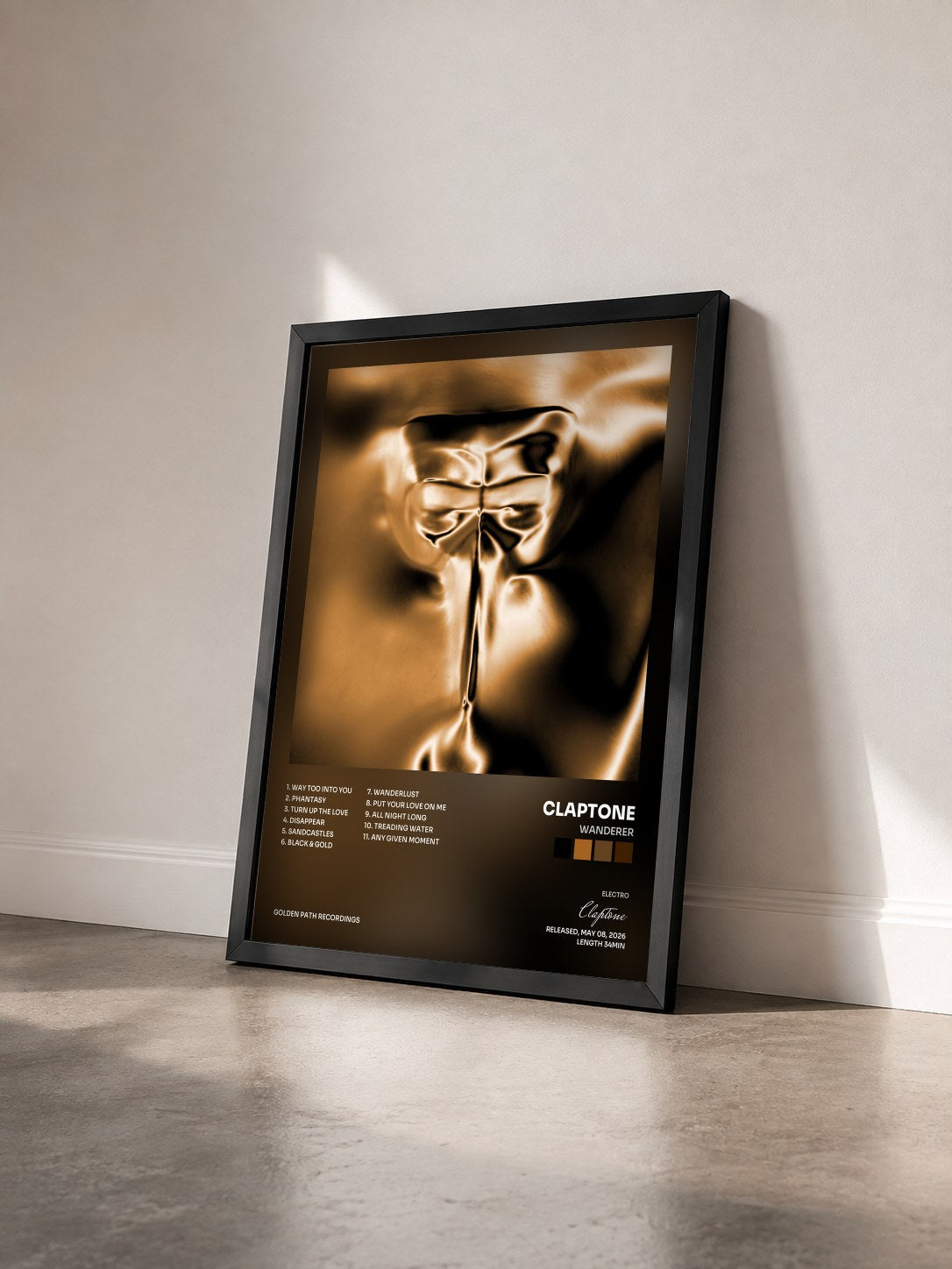 #noir Tableau de l'album Wanderer de Claptone vu de trois quarts, cadre noir