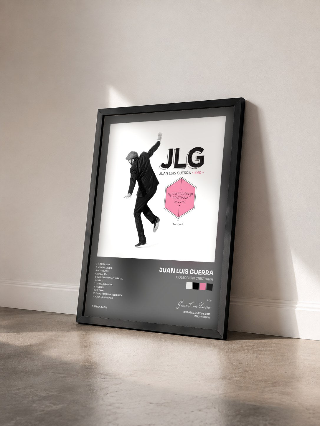 #noir Tableau de l'album Colección Cristiana de Juan Luis Guerra vu de trois quarts, cadre noir
