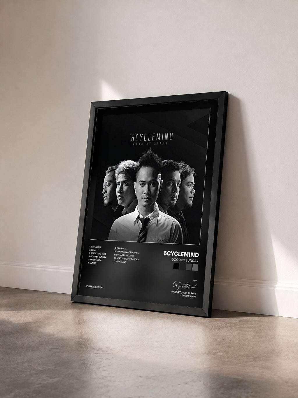 #noir Tableau de l'album Good by Sunday de 6CycleMind vu de trois quarts, cadre noir