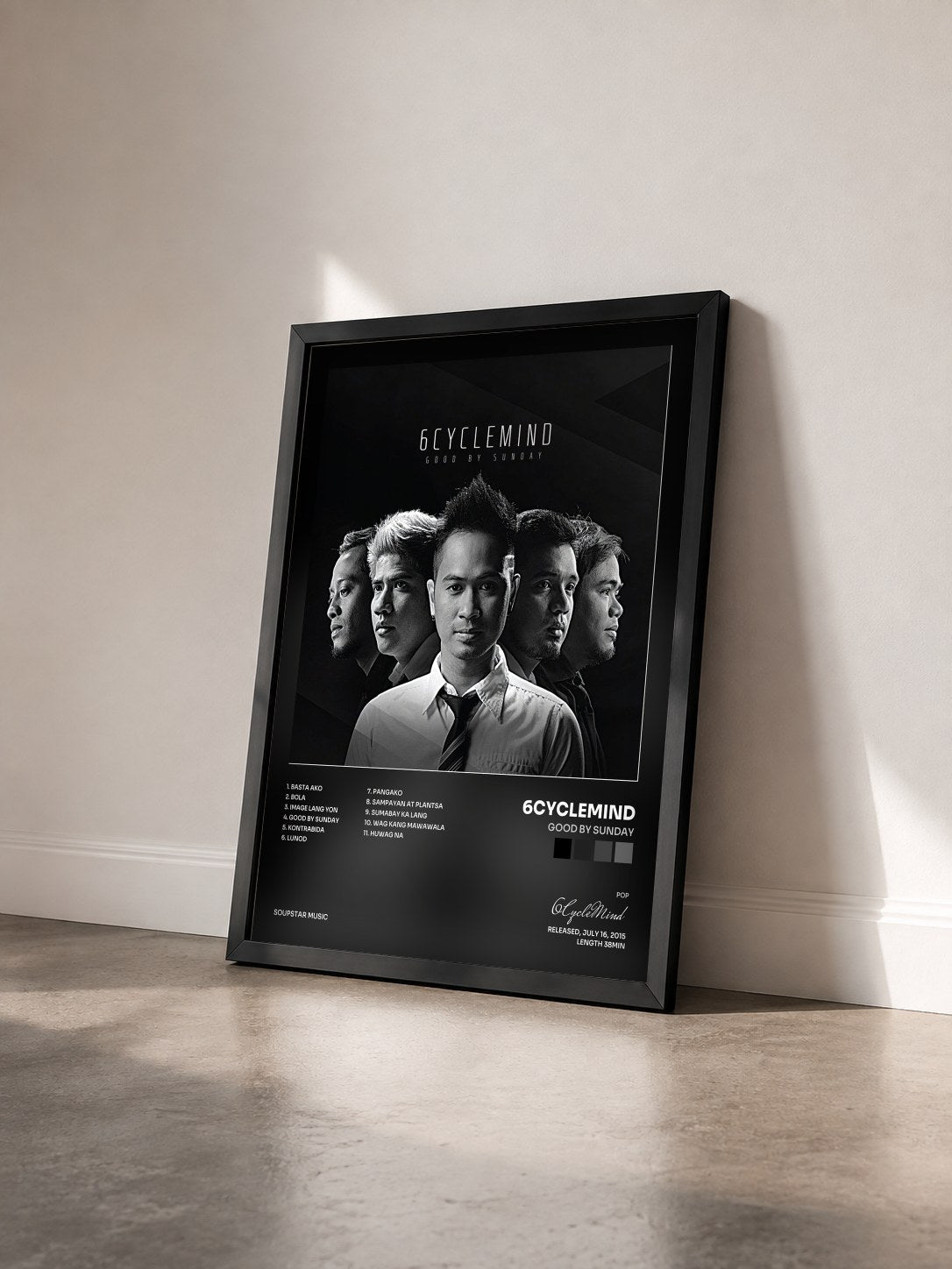 #noir Tableau de l'album Good by Sunday de 6CycleMind vu de trois quarts, cadre noir