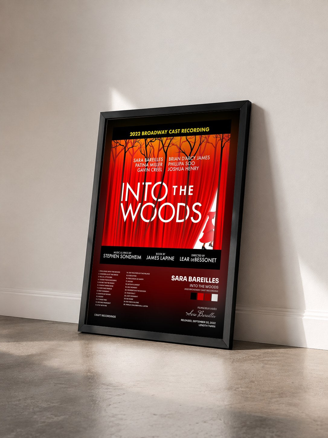 #noir Tableau de l'album Into The Woods (2022 Broadway Cast Recording) de Sara Bareilles vu de trois quarts, cadre noir