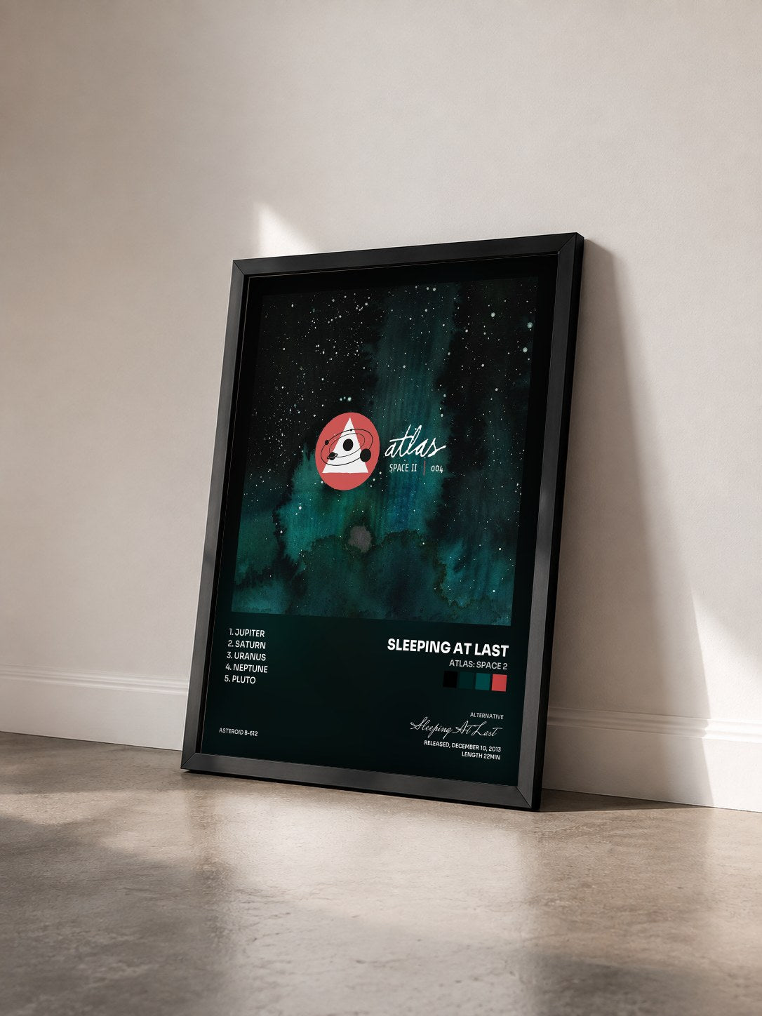 #noir Tableau de l'album Atlas: Space 2 de Sleeping At Last vu de trois quarts, cadre noir