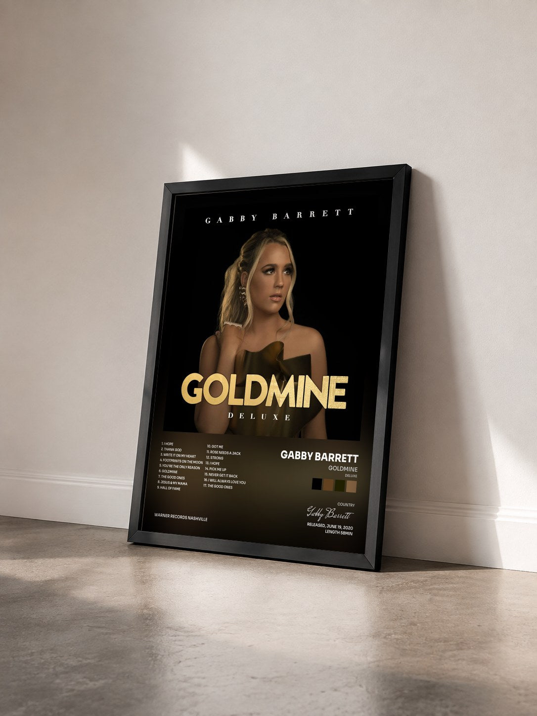 #noir Tableau de l'album Goldmine (Deluxe) de Gabby Barrett vu de trois quarts, cadre noir