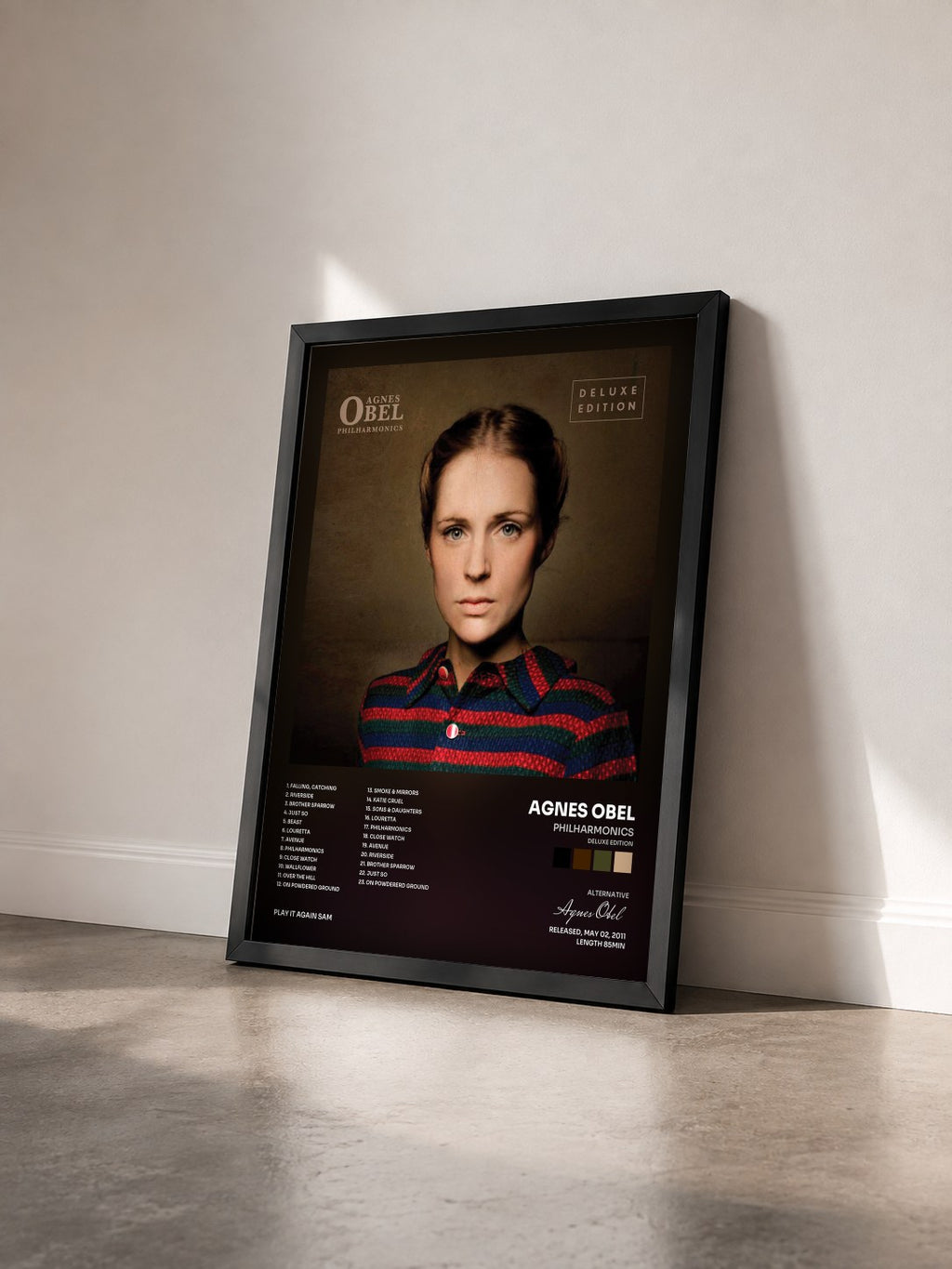 #noir Tableau de l'album Philharmonics (Deluxe Edition) de Agnes Obel vu de trois quarts, cadre noir