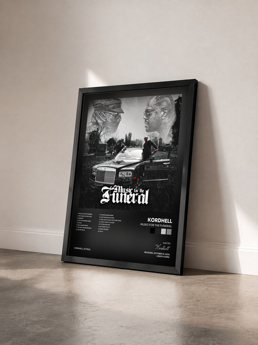 #noir Tableau de l'album MUSIC FOR THE FUNERAL de Kordhell vu de trois quarts, cadre noir