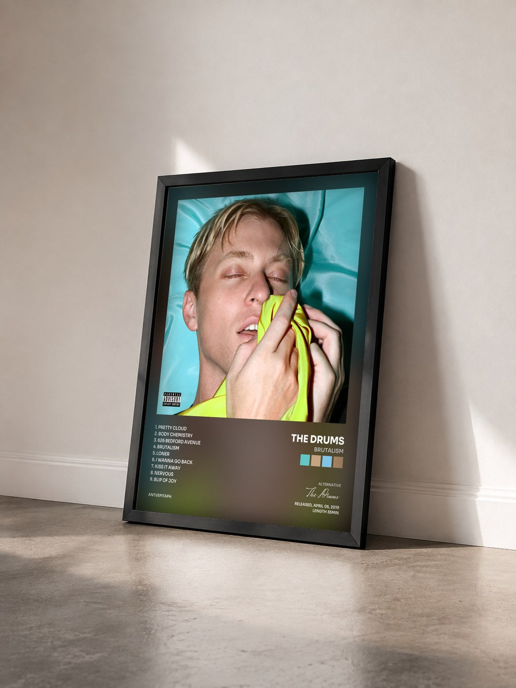 #noir Tableau de l'album Brutalism de The Drums vu de trois quarts, cadre noir