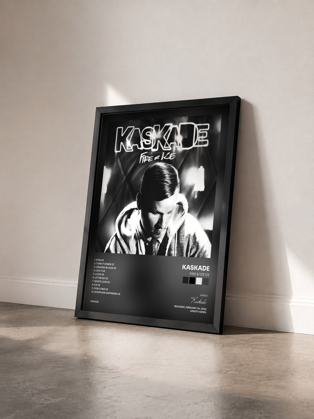 #noir Tableau de l'album Fire & Ice v3 de Kaskade vu de trois quarts, cadre noir