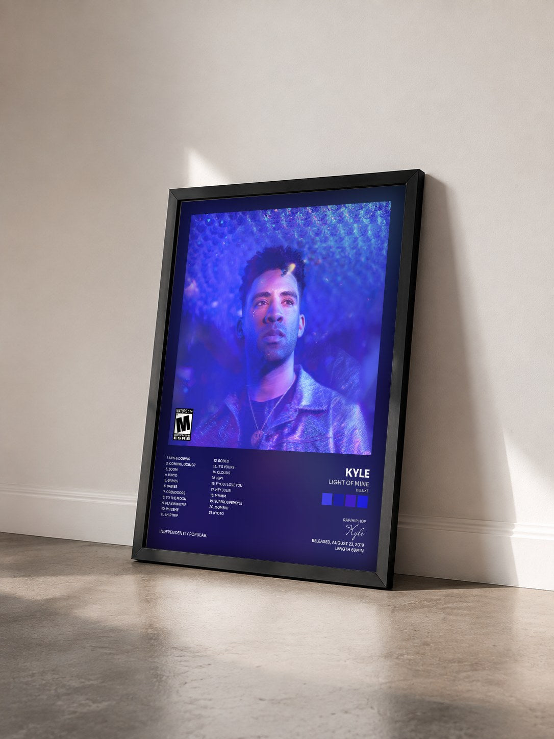 #noir Tableau de l'album Light of Mine (Deluxe) de Kyle vu de trois quarts, cadre noir