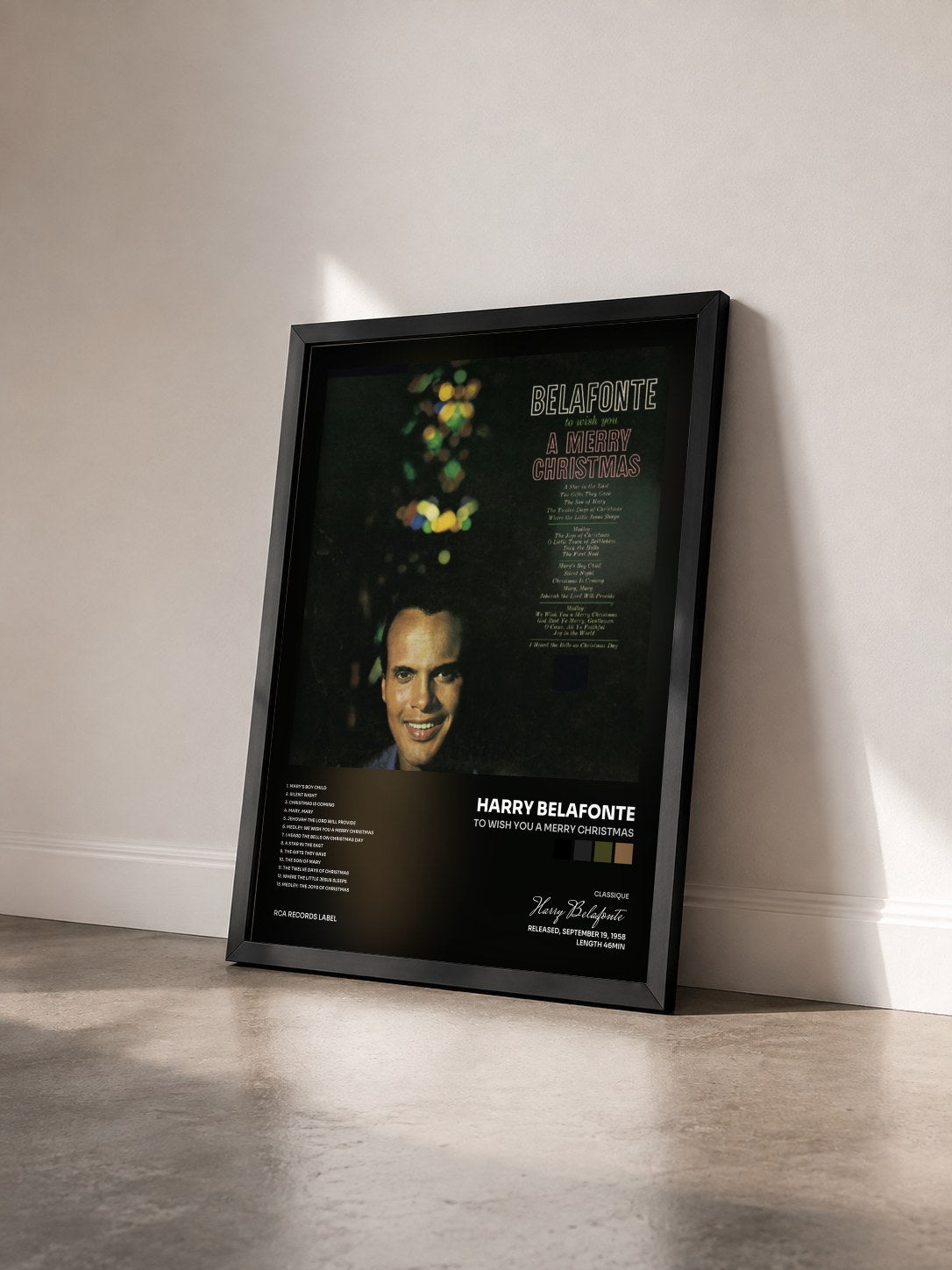 #noir Tableau de l'album To Wish You A Merry Christmas de Harry Belafonte vu de trois quarts, cadre noir