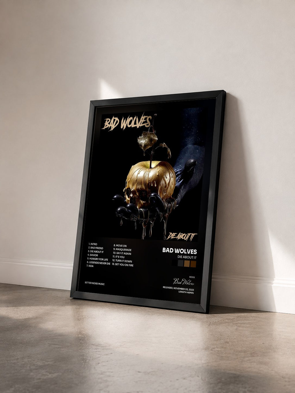 #noir Tableau de l'album Die About It de Bad Wolves vu de trois quarts, cadre noir