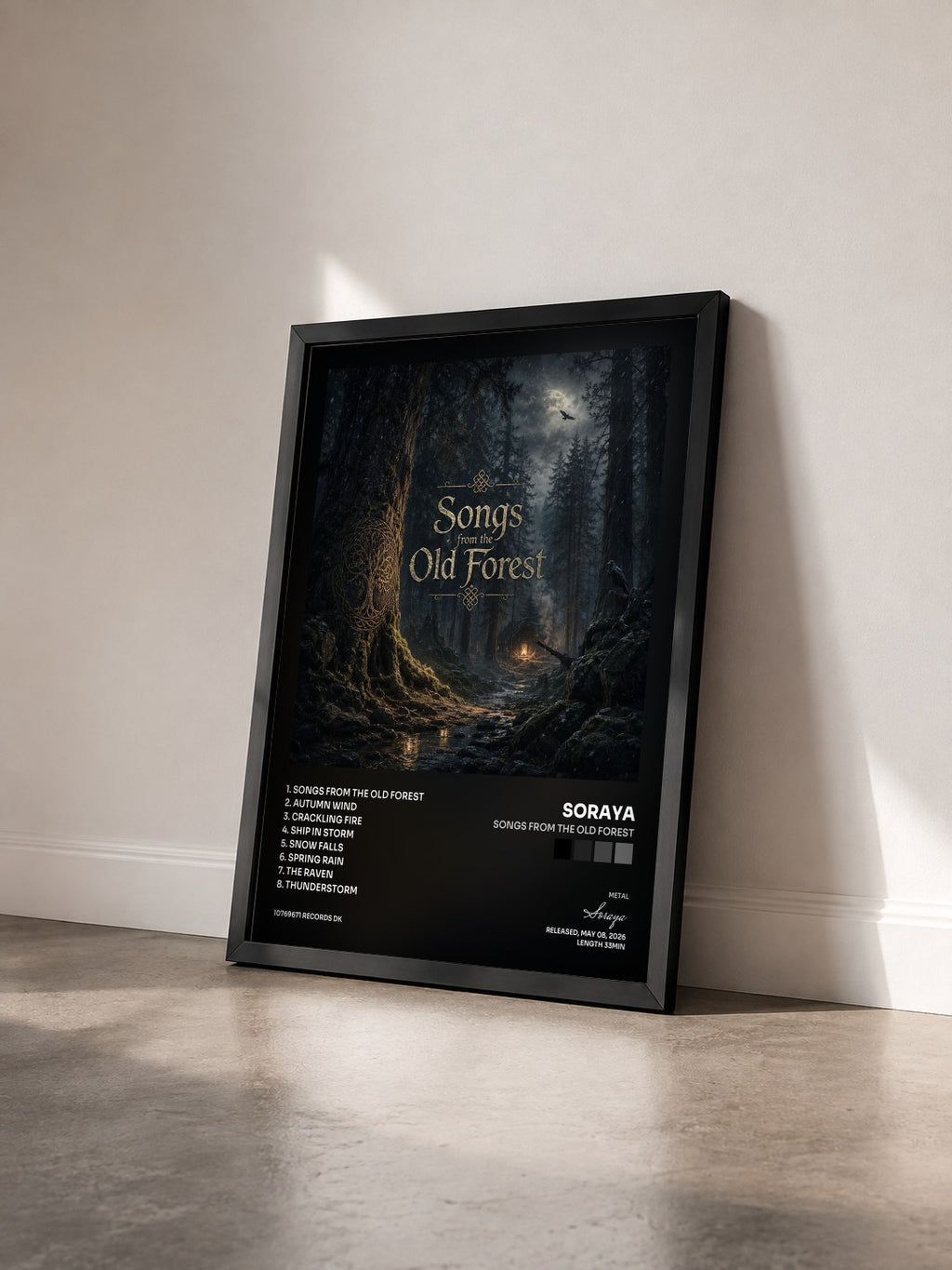 #noir Tableau de l'album Songs from the Old Forest de Soraya vu de trois quarts, cadre noir