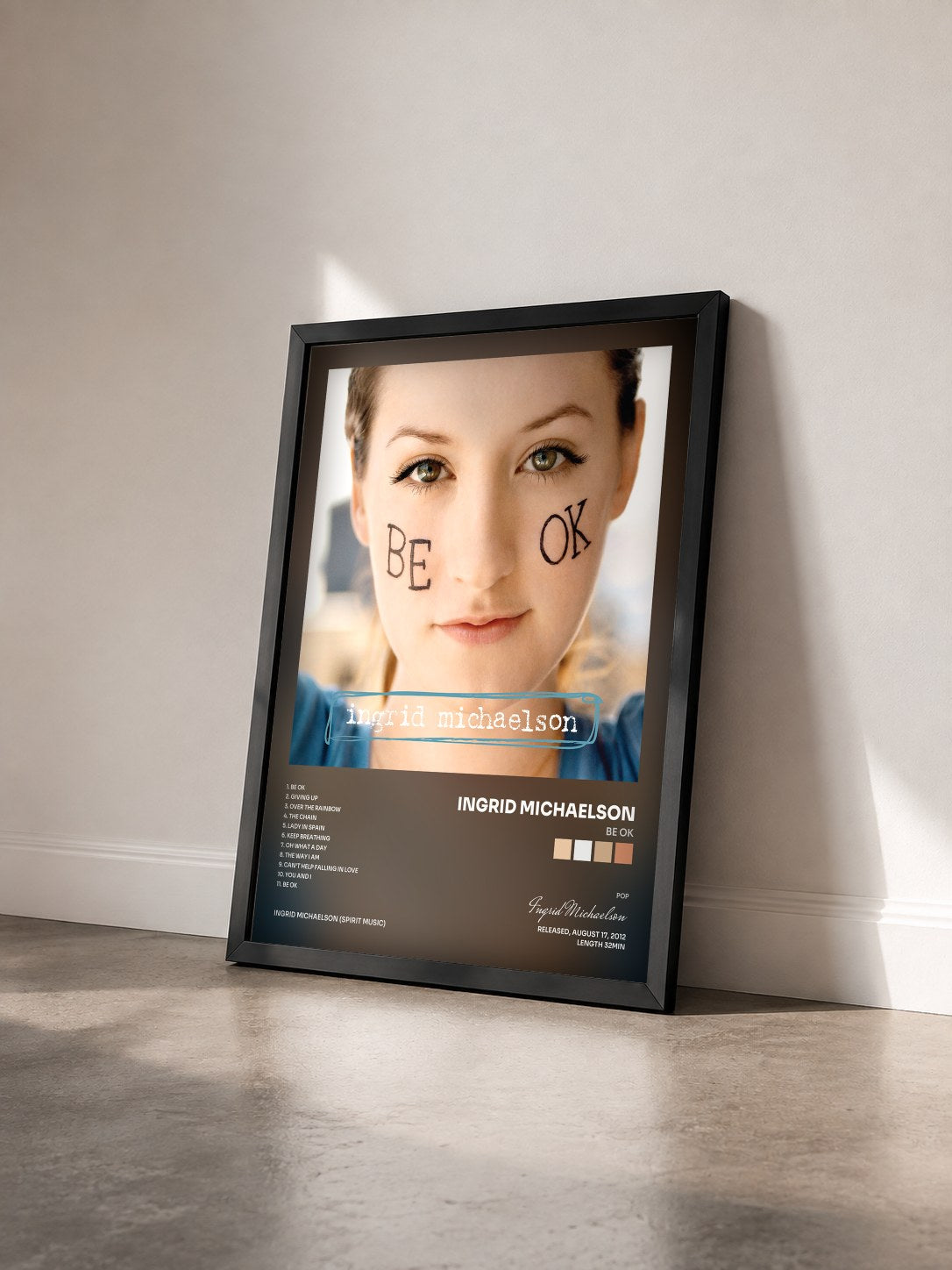 #noir Tableau de l'album Be OK de Ingrid Michaelson vu de trois quarts, cadre noir