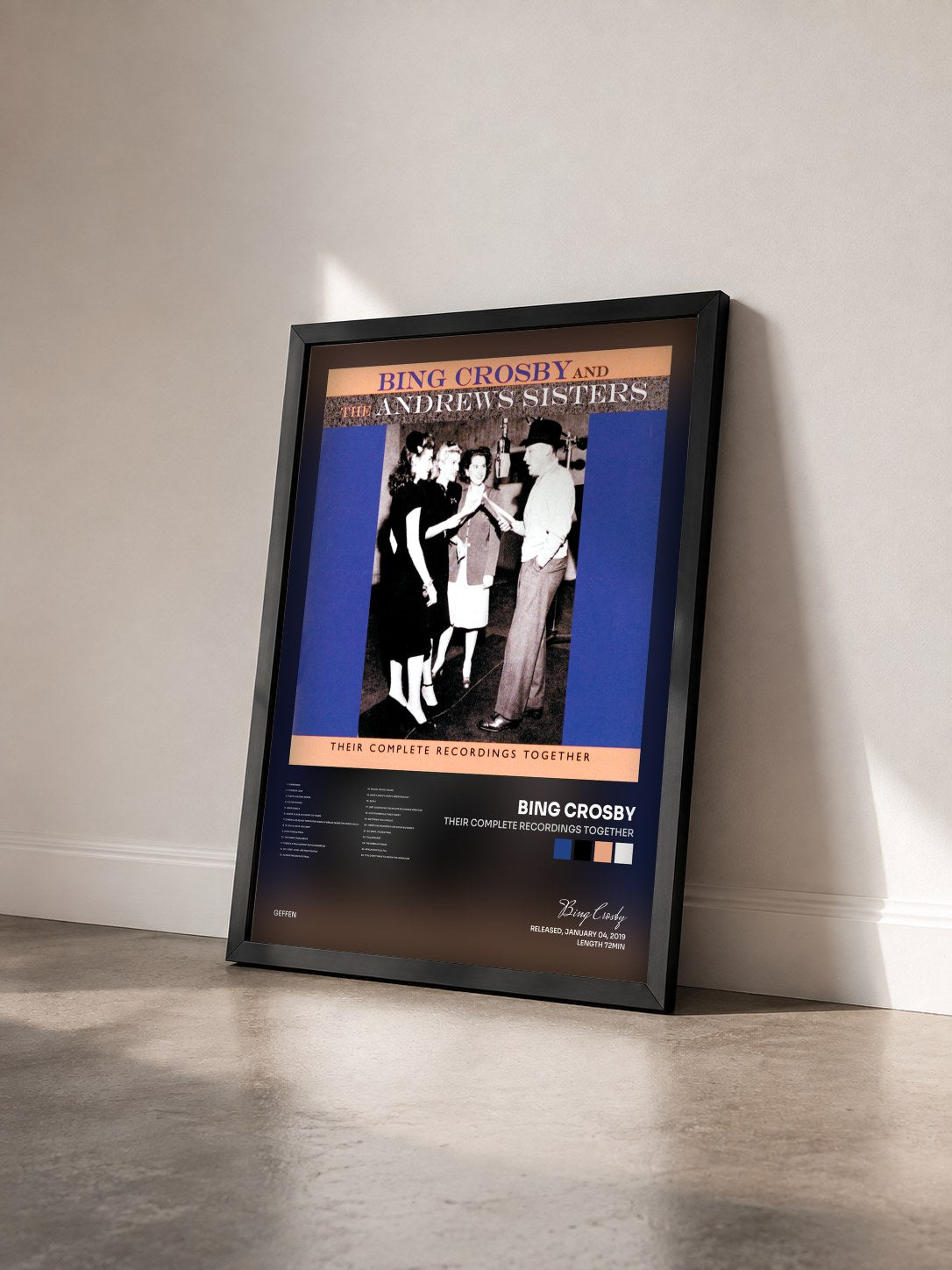 #noir Tableau de l'album Their Complete Recordings Together de Bing Crosby vu de trois quarts, cadre noir