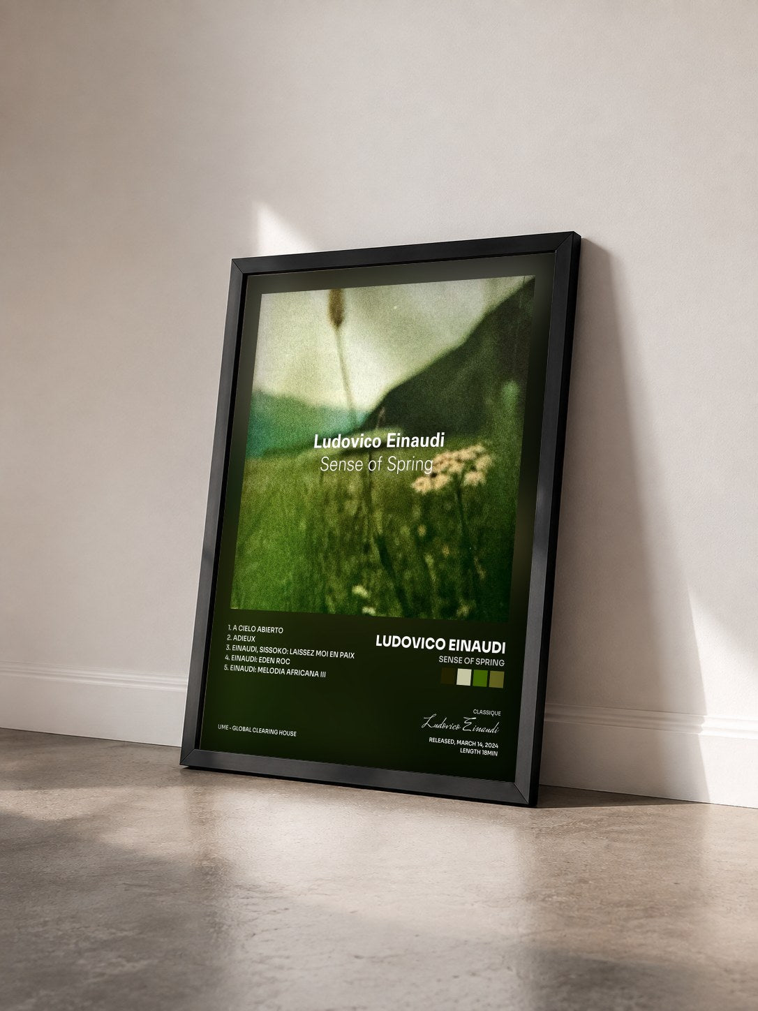 #noir Tableau de l'album Sense of Spring de Ludovico Einaudi vu de trois quarts, cadre noir