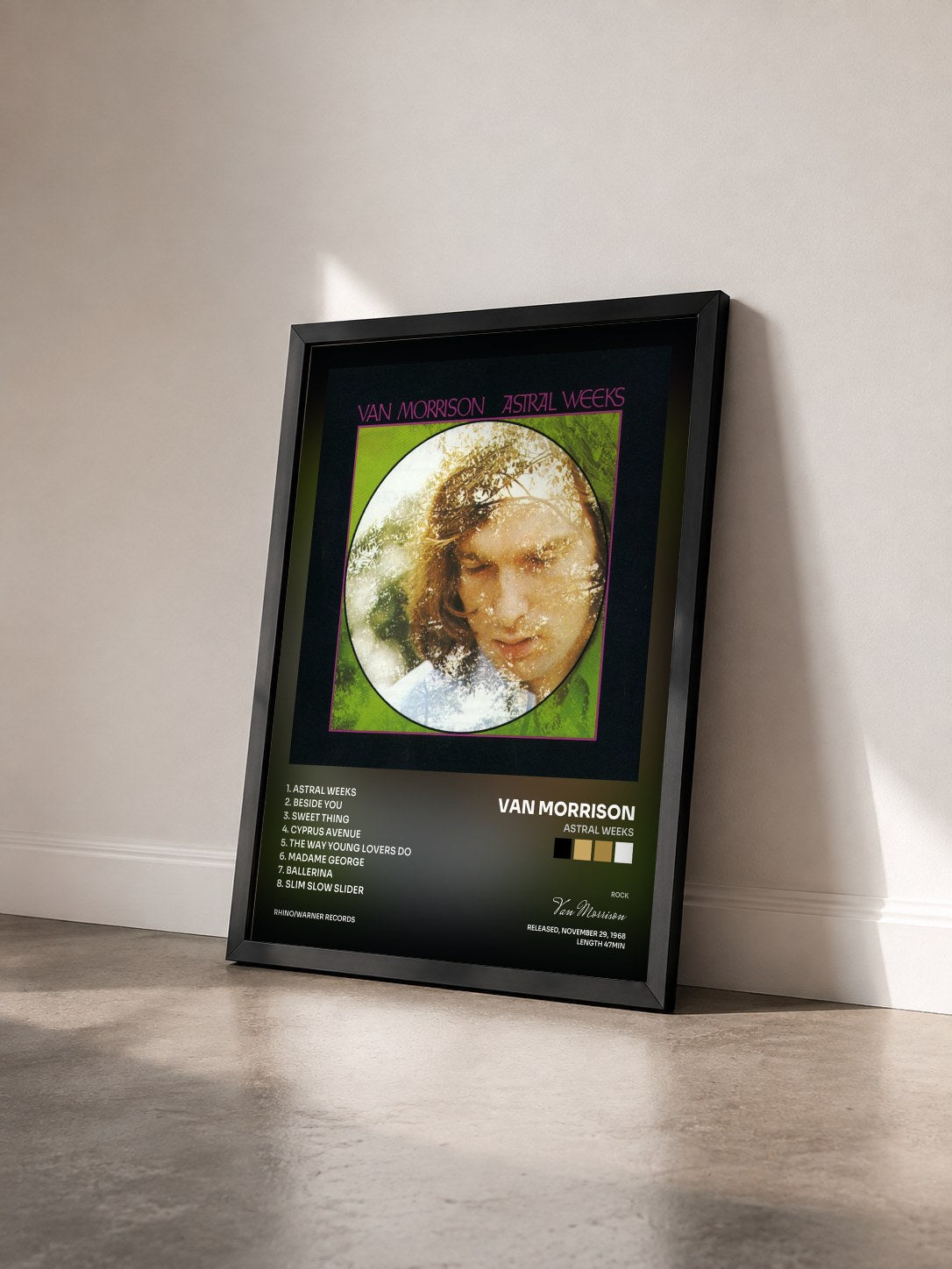 #noir Tableau de l'album Astral Weeks de Van Morrison vu de trois quarts, cadre noir